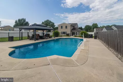 Exterior - 76 Dover Rd, Westampton, NJ 08060 photo 2 of 8