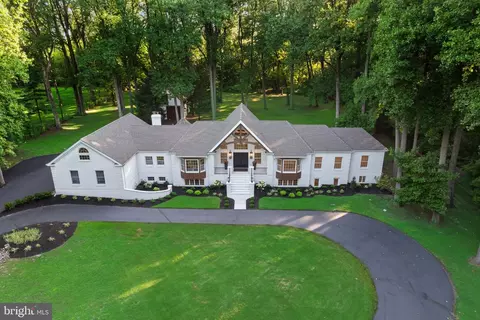 408 Creek Rd, Moorestown, NJ 08057