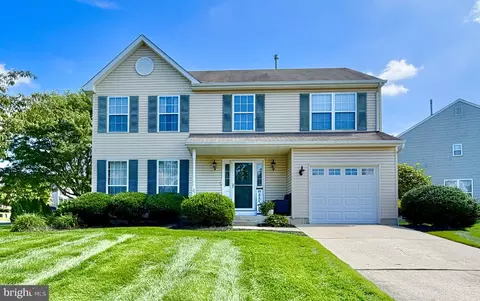24 Woodyfield Ln, Delran, NJ 08075