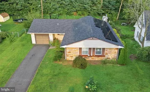 15 Echo Ln, Willingboro, NJ 08046
