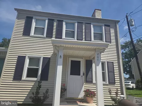 207 Washington St, Fieldsboro, NJ 08505