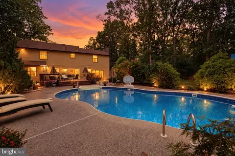 6 Gristmill Ct, Medford, NJ 08055
