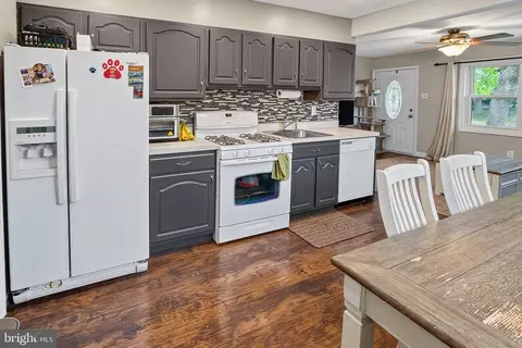 Kitchen - 528 S Maple Ave, Maple Shade, NJ 08052 photo 2 of 2