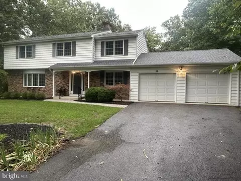 29 Maine Trl, Medford, NJ 08055