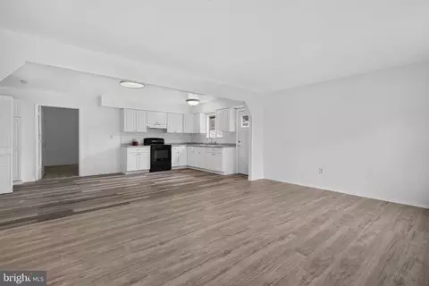 14 Scammell Dr, Browns Mills, NJ 08015