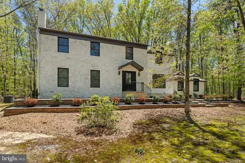 1 Dickson Dr, Medford, NJ 08055
