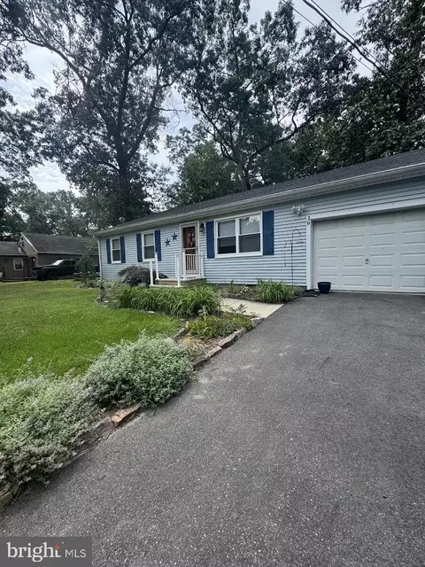 39 Teaberry St, Browns Mills, NJ 08015