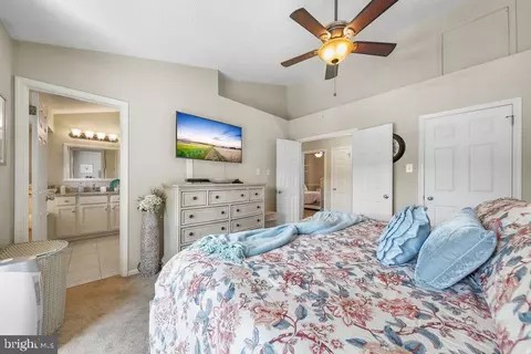 Bedroom - 205 Royal Dr, Evesham, NJ 08053 photo 3 of 7