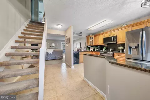 Entry Way - 205 Royal Dr, Evesham, NJ 08053 photo 2 of 7