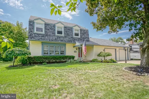 Exterior - 154 Forge Rd, Delran, NJ 08075 photo 2 of 8