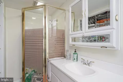 Bath - 154 Forge Rd, Delran, NJ 08075 photo 3 of 3