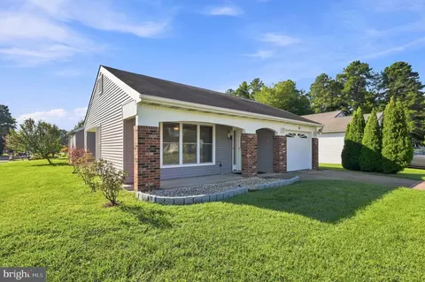 65 Westminster Dr S, Southampton, NJ 08088