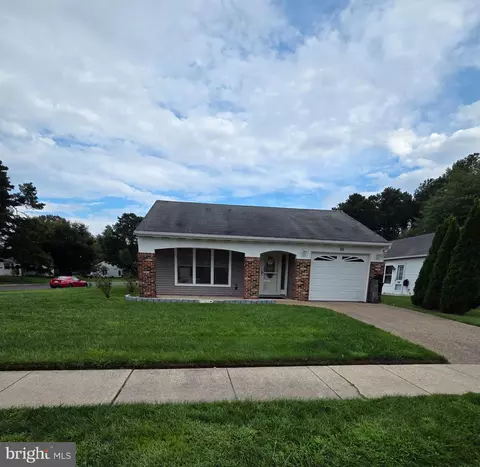 65 Westminster Dr S, Southampton, NJ 08088