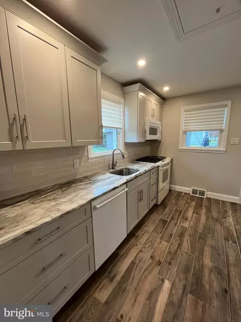 Kitchen - 23 Paul Rd, Maple Shade, NJ 08052 photo 2 of 4