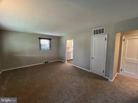 Living - 23 Paul Rd, Maple Shade, NJ 08052 photo 3 of 4