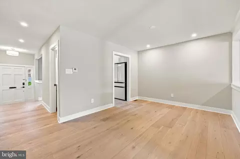 Entry Way - 633 E Main St #B7, Moorestown, NJ 08057 photo 4 of 5
