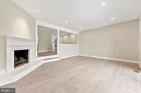Living - 633 E Main St #B7, Moorestown, NJ 08057 photo 4 of 6