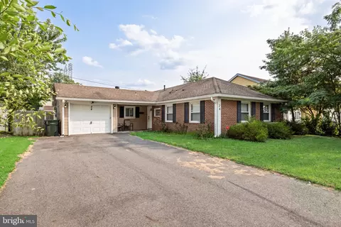 24 24 Mayapple Ln, Willingboro, NJ 08046