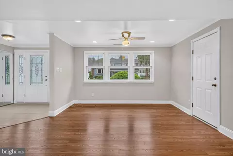 Living - 26 Abington, Marlton, NJ 08053 photo 4 of 9
