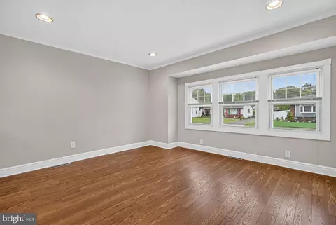 Living - 26 Abington, Marlton, NJ 08053 photo 7 of 9