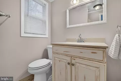 Bath - 26 Abington, Marlton, NJ 08053 photo 3 of 3