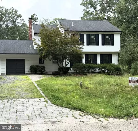 5 Cutts Dr, Tabernacle, NJ 08088