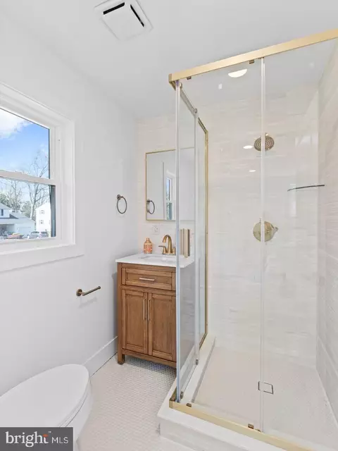 Bath - 3 Overbrook Cir, Moorestown, NJ 08057 photo 2 of 5
