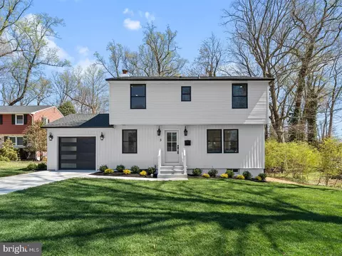 Exterior - 3 Overbrook Cir, Moorestown, NJ 08057 photo 2 of 9
