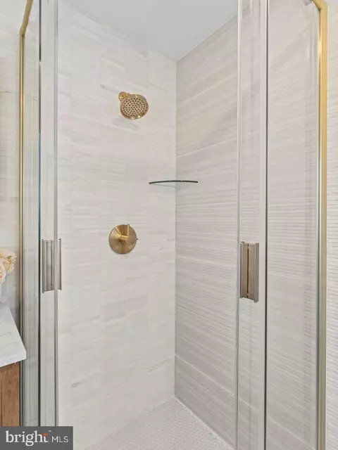 Bath - 3 Overbrook Cir, Moorestown, NJ 08057 photo 3 of 5