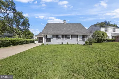 5 Barker Ln, Willingboro, NJ 08046