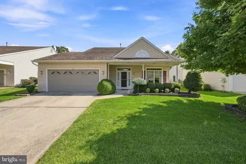 218 Wagon Wheel Ln, Columbus, NJ 08022