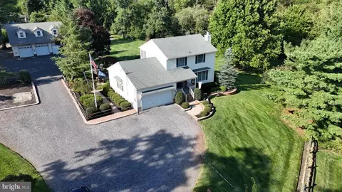 27739 Mount Pleasant Rd, Columbus, NJ 08022