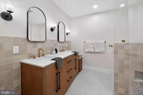 Bath - 10 E Sutton Ave, Moorestown, NJ 08057 photo 3 of 5