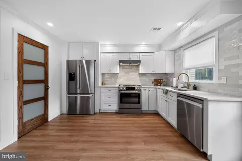 Kitchen - 10 E Sutton Ave, Moorestown, NJ 08057 photo 2 of 4