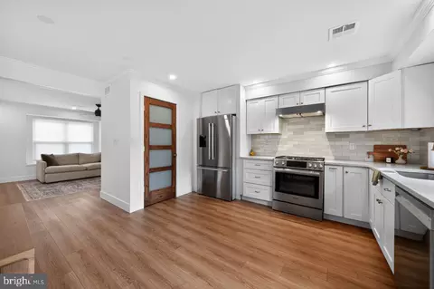 Entry Way - 10 E Sutton Ave, Moorestown, NJ 08057 photo 1 of 1