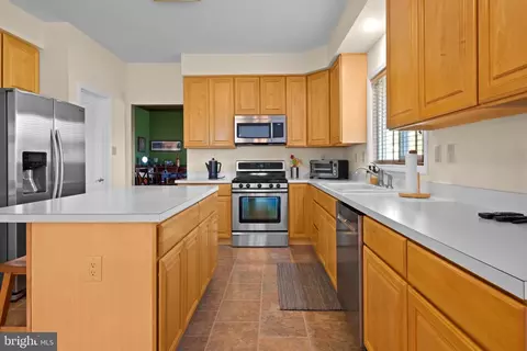 Kitchen - 40 Sorrel Run, Mount Laurel, NJ 08054 photo 2 of 4