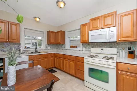 Kitchen - 303 Van Sciver St, Beverly, NJ 08010 photo 1 of 4