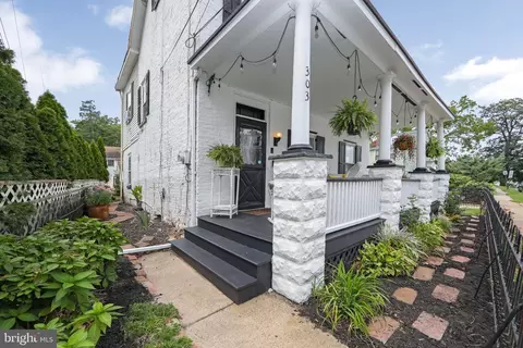 Exterior - 303 Van Sciver St, Beverly, NJ 08010 photo 3 of 6
