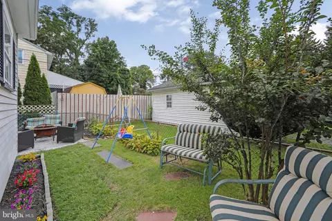 Exterior - 303 Van Sciver St, Beverly, NJ 08010 photo 5 of 6