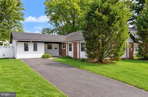 46 Hawthorne Ln, Willingboro, NJ 08046