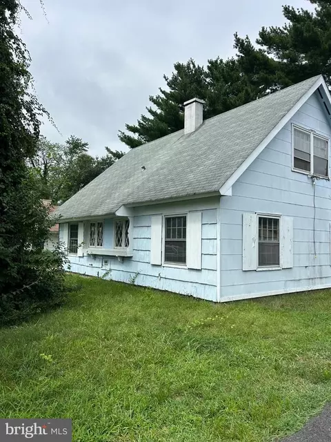 31 Buxmont Ln, Willingboro, NJ 08046