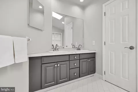 Bath - 14 Maple Tree Dr, Westampton, NJ 08060 photo 2 of 3