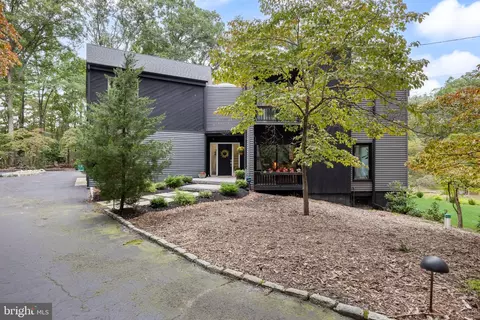 34 Pontiac Dr, Medford, NJ 08055