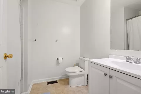 Bath - 65 Threadleaf Ter, Burlington, NJ 08016 photo 2 of 2
