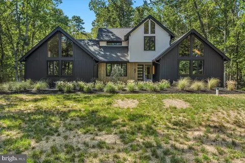 63 Stone Mountain Ln, Marlton, NJ 08053