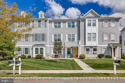 30 Mountie Ln, Chesterfield, NJ 08515