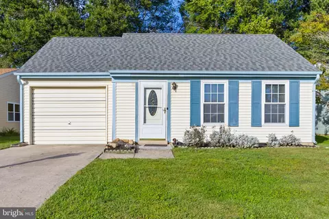 28 Chelsea Pl, Southampton, NJ 08088