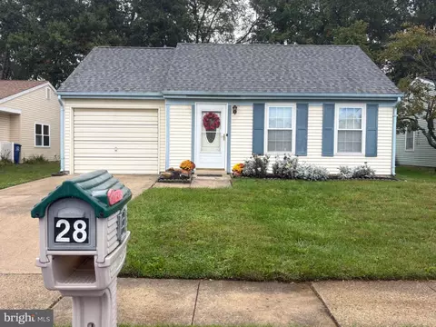28 Chelsea Pl, Southampton, NJ 08088