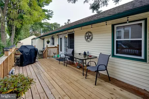 Exterior - 201 S Maple Ave, Maple Shade, NJ 08052 photo 2 of 4