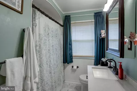 Bath - 201 S Maple Ave, Maple Shade, NJ 08052 photo 1 of 1